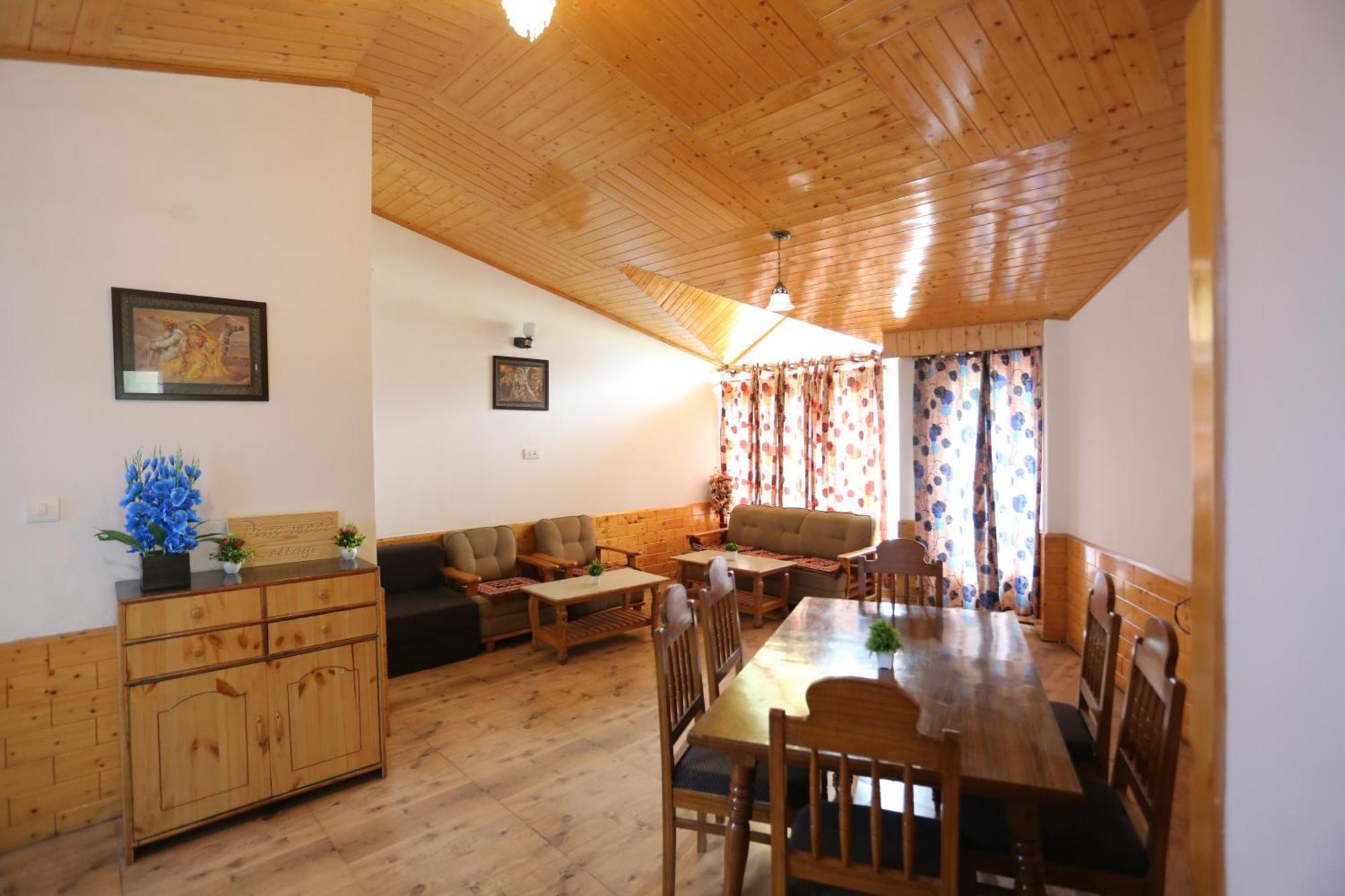 Hotel Surbhi Vashist Exterior photo